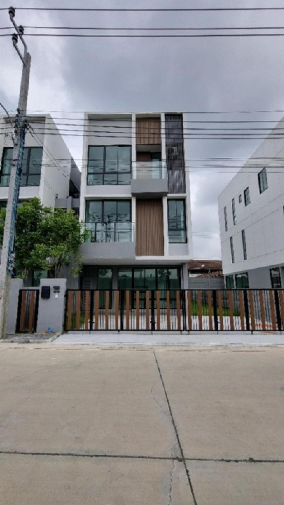 For RentTownhomeVipawadee, Don Mueang, Lak Si : For rent: Nue Connex Don Mueang Home Office, can register a company, cheap price