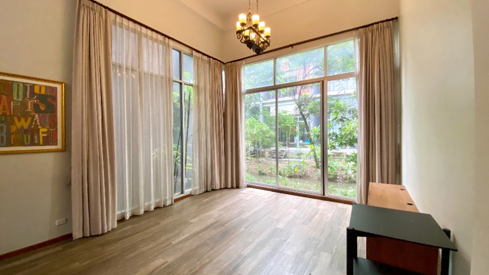 ขายทาวน์โฮมนวมินทร์ รามอินทรา : ขายบ้าน ไซมิส บลอสซั่ม แอท แฟชั่น (Siamese Blossom @ Fashion) 3 ชั้นครึ่ง 250 ตารางเมตร type ใหญ่สุด