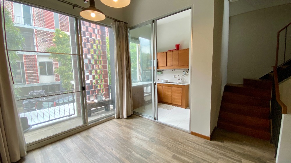 ขายทาวน์โฮมนวมินทร์ รามอินทรา : ขายบ้าน ไซมิส บลอสซั่ม แอท แฟชั่น (Siamese Blossom @ Fashion) 3 ชั้นครึ่ง 250 ตารางเมตร type ใหญ่สุด