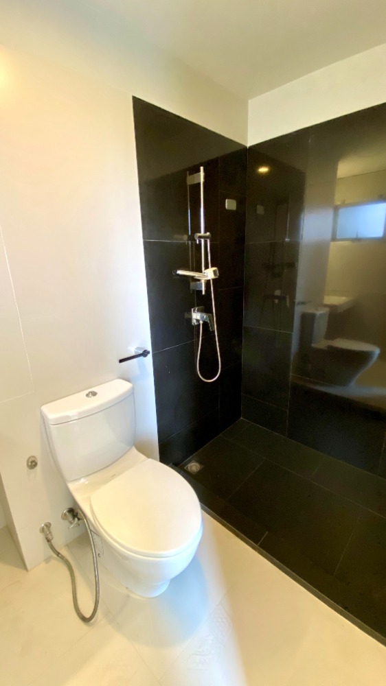 ขายทาวน์โฮมนวมินทร์ รามอินทรา : ขายบ้าน ไซมิส บลอสซั่ม แอท แฟชั่น (Siamese Blossom @ Fashion) 3 ชั้นครึ่ง 250 ตารางเมตร type ใหญ่สุด