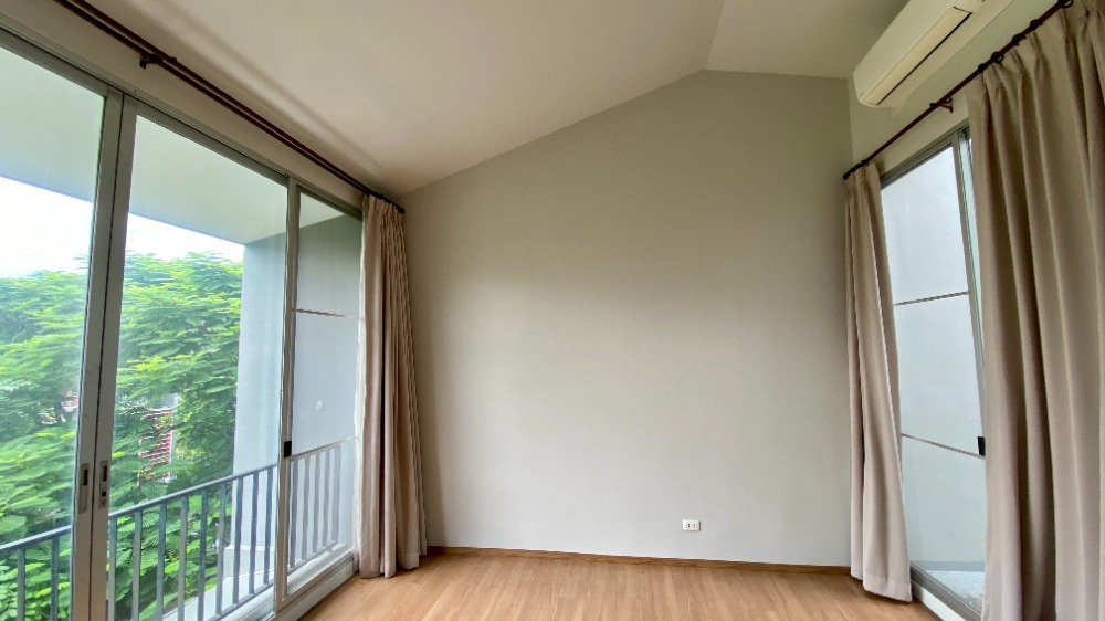 ขายทาวน์โฮมนวมินทร์ รามอินทรา : ขายบ้าน ไซมิส บลอสซั่ม แอท แฟชั่น (Siamese Blossom @ Fashion) 3 ชั้นครึ่ง 250 ตารางเมตร type ใหญ่สุด