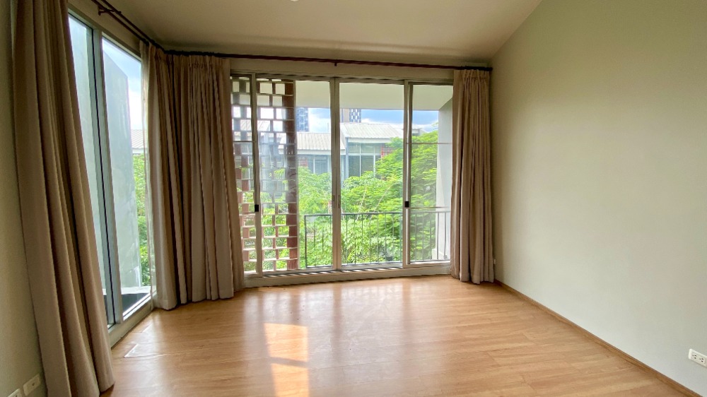 ขายทาวน์โฮมนวมินทร์ รามอินทรา : ขายบ้าน ไซมิส บลอสซั่ม แอท แฟชั่น (Siamese Blossom @ Fashion) 3 ชั้นครึ่ง 250 ตารางเมตร type ใหญ่สุด