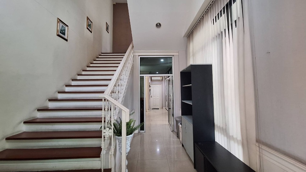 ให้เช่าโฮมออฟฟิศบางนา แบริ่ง ลาซาล : โฮมออฟฟิศ 4 ชั้น ให้เช่า พร้อมเข้าใช้งาน