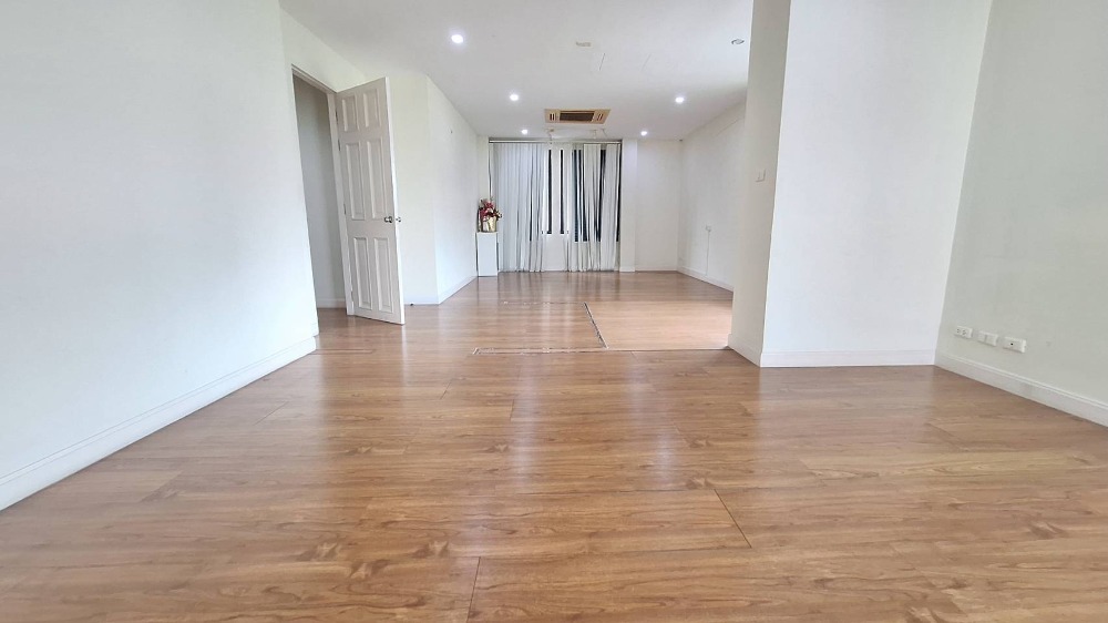 ให้เช่าโฮมออฟฟิศบางนา แบริ่ง ลาซาล : โฮมออฟฟิศ 4 ชั้น ให้เช่า พร้อมเข้าใช้งาน