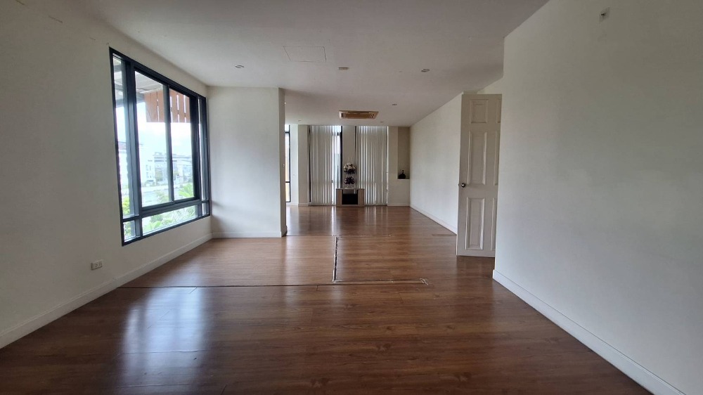 ให้เช่าโฮมออฟฟิศบางนา แบริ่ง ลาซาล : โฮมออฟฟิศ 4 ชั้น ให้เช่า พร้อมเข้าใช้งาน