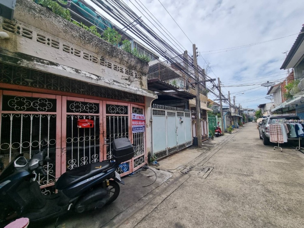 For SaleTownhomeRama3 (Riverside),Satupadit : 3-storey townhouse, 20.5 sq.w., Townhouse, Soi Sathu Pradit 10, near Triam Udom Suksa School, Phatthanakan, Soi Sathu Pradit 10, Sathu Pradit Road, Chan Road, Narathiwat Ratchanakarin Road, Sathon District, Bangkok