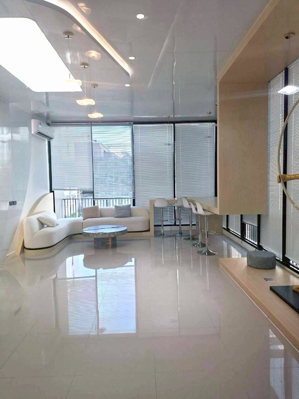 ให้เช่าโฮมออฟฟิศรัชดา ห้วยขวาง : 😍😍😍 ด่วน พร้อมอยู่ โฮมออฟฟิศ 3.5ชั้น หลังใหญ่ ใจกลางเมือง✅✅✅