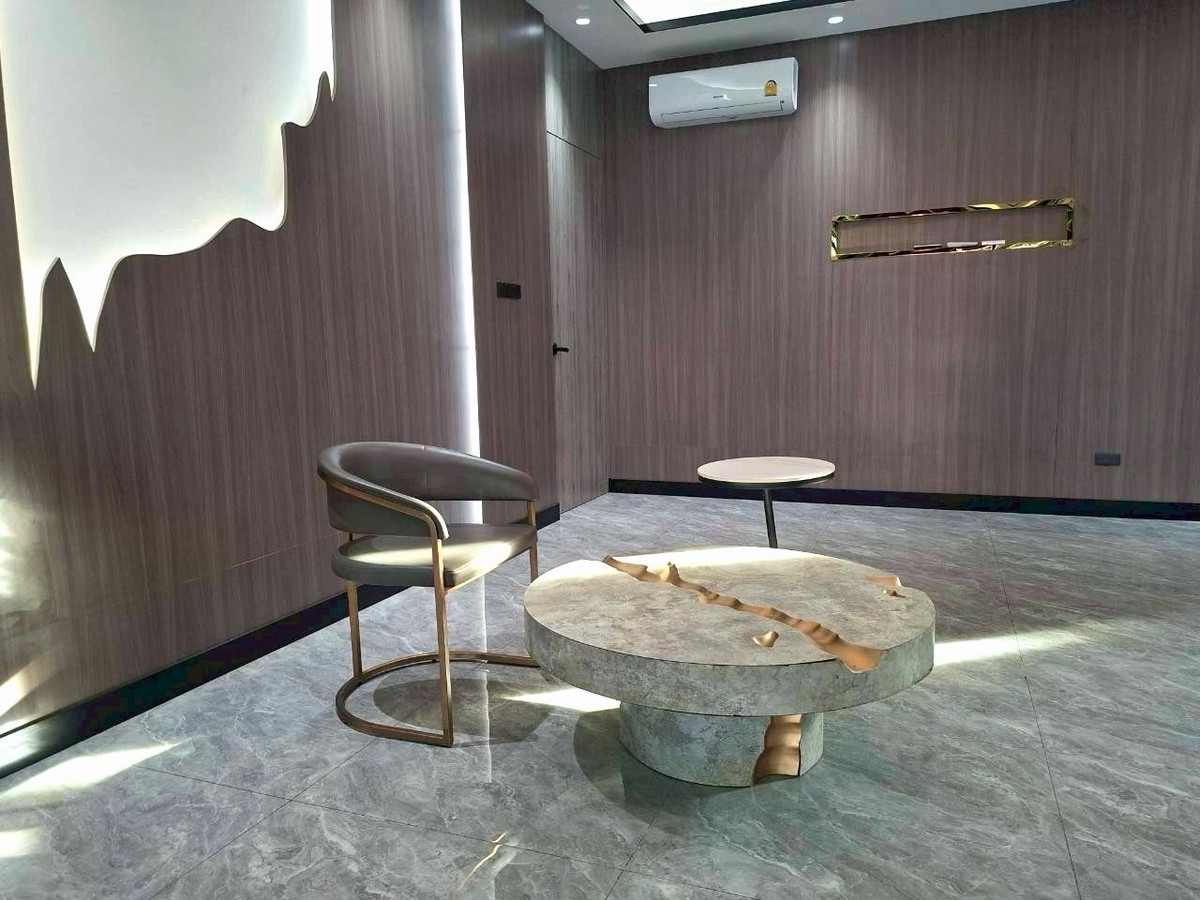 ให้เช่าโฮมออฟฟิศรัชดา ห้วยขวาง : 😍😍😍 ด่วน พร้อมอยู่ โฮมออฟฟิศ 3.5ชั้น หลังใหญ่ ใจกลางเมือง✅✅✅