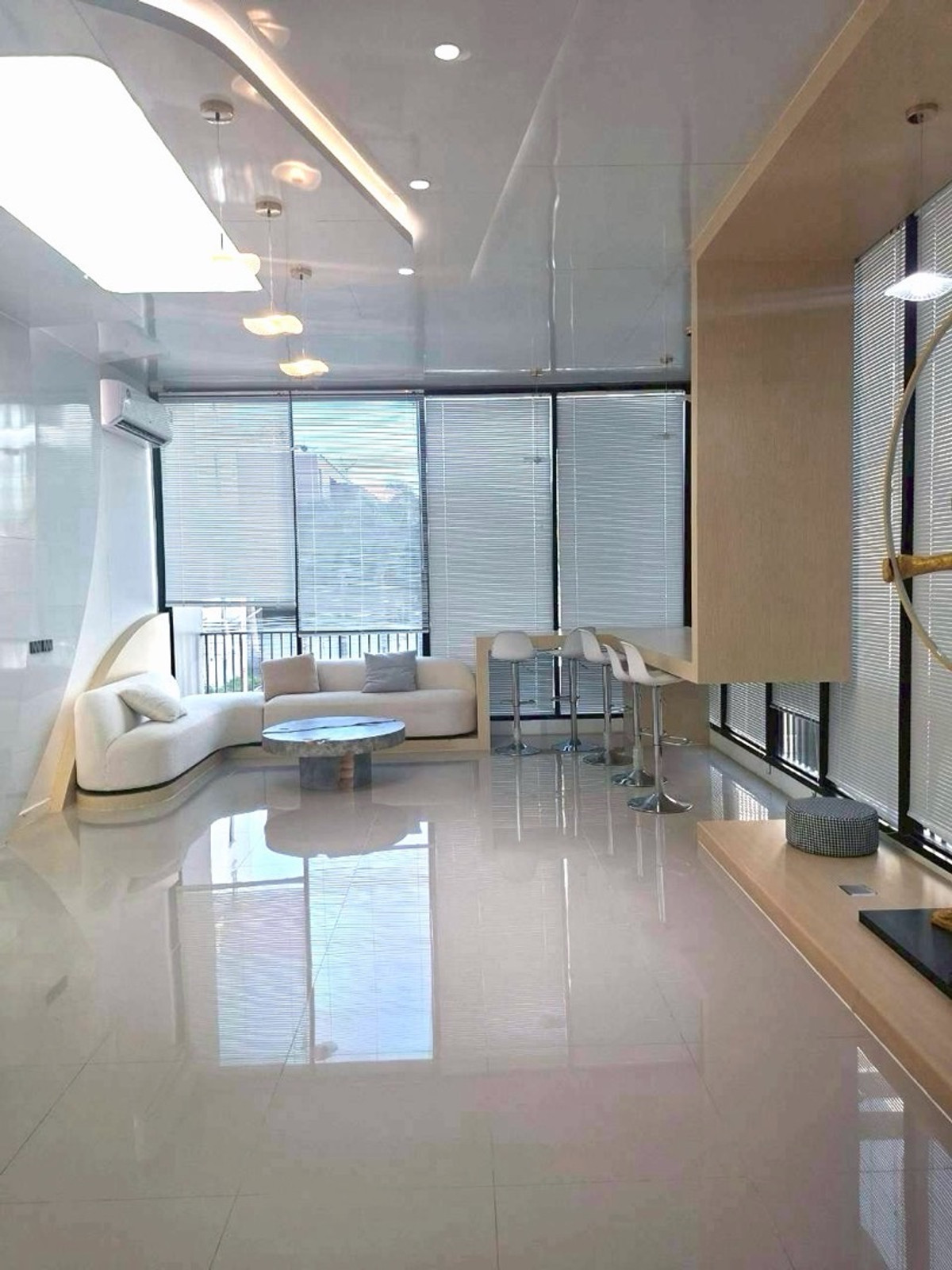 ให้เช่าโฮมออฟฟิศรัชดา ห้วยขวาง : 😍😍😍 ด่วน พร้อมอยู่ โฮมออฟฟิศ 3.5ชั้น หลังใหญ่ ใจกลางเมือง✅✅✅