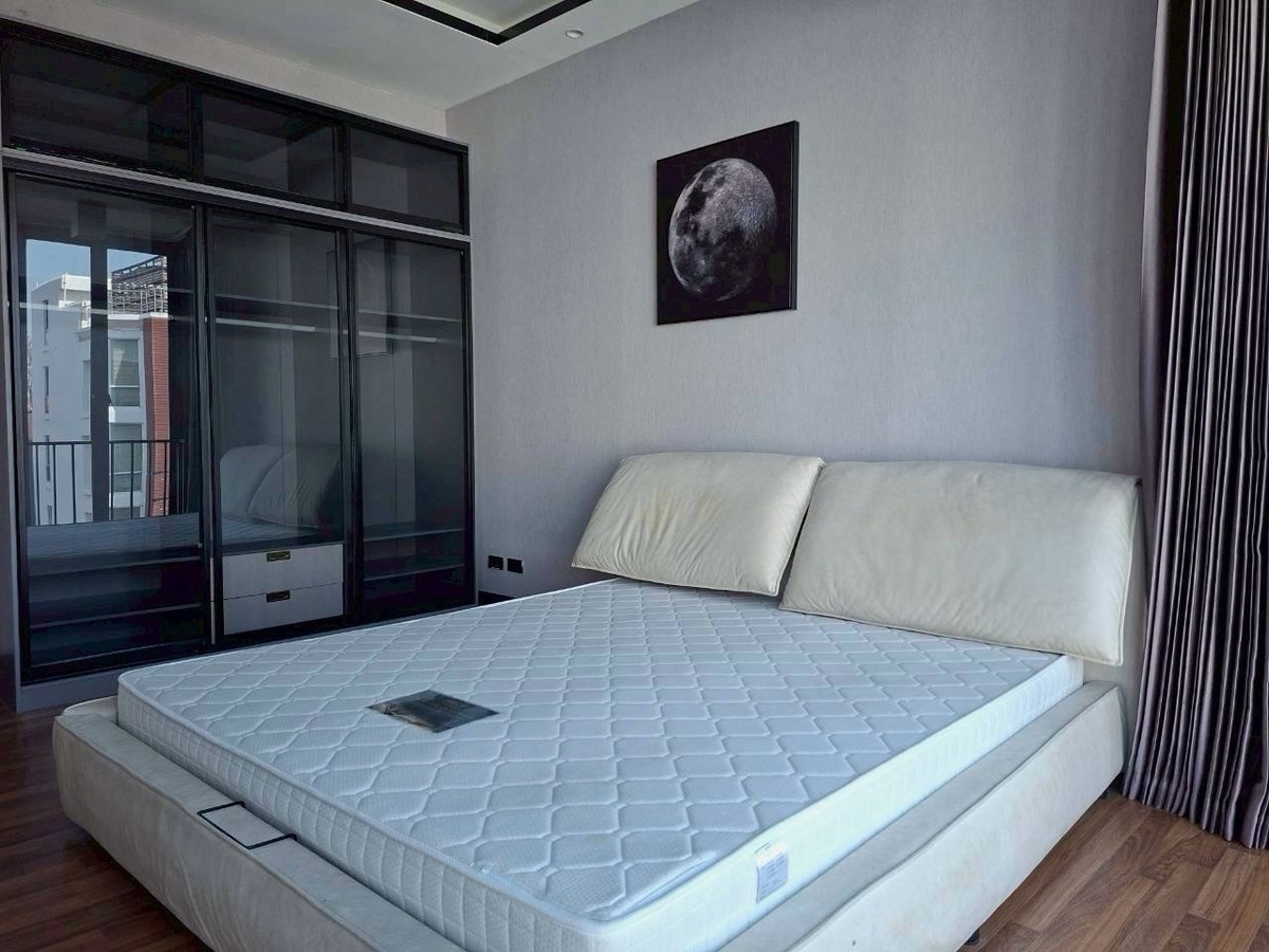 ให้เช่าโฮมออฟฟิศรัชดา ห้วยขวาง : 😍😍😍 ด่วน พร้อมอยู่ โฮมออฟฟิศ 3.5ชั้น หลังใหญ่ ใจกลางเมือง✅✅✅