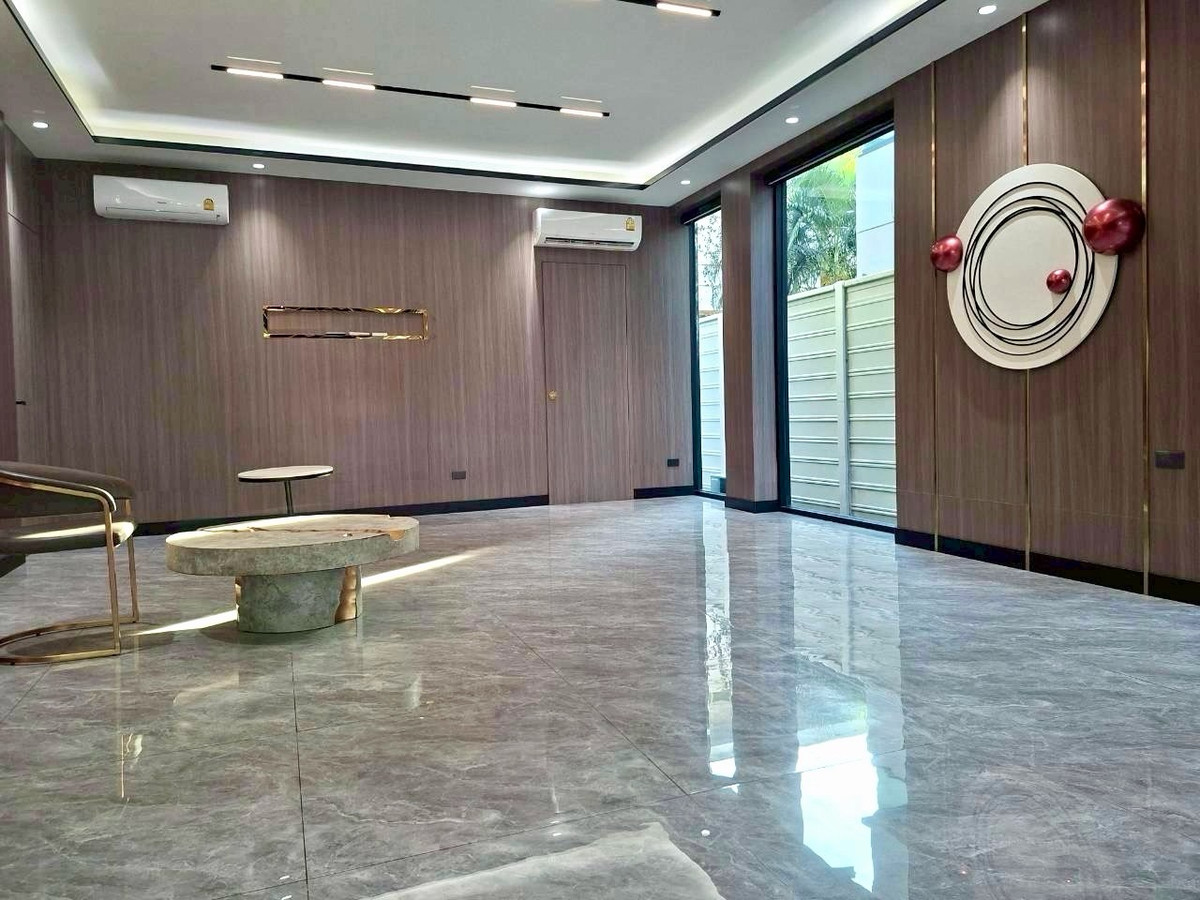 ให้เช่าโฮมออฟฟิศรัชดา ห้วยขวาง : 😍😍😍 ด่วน พร้อมอยู่ โฮมออฟฟิศ 3.5ชั้น หลังใหญ่ ใจกลางเมือง✅✅✅