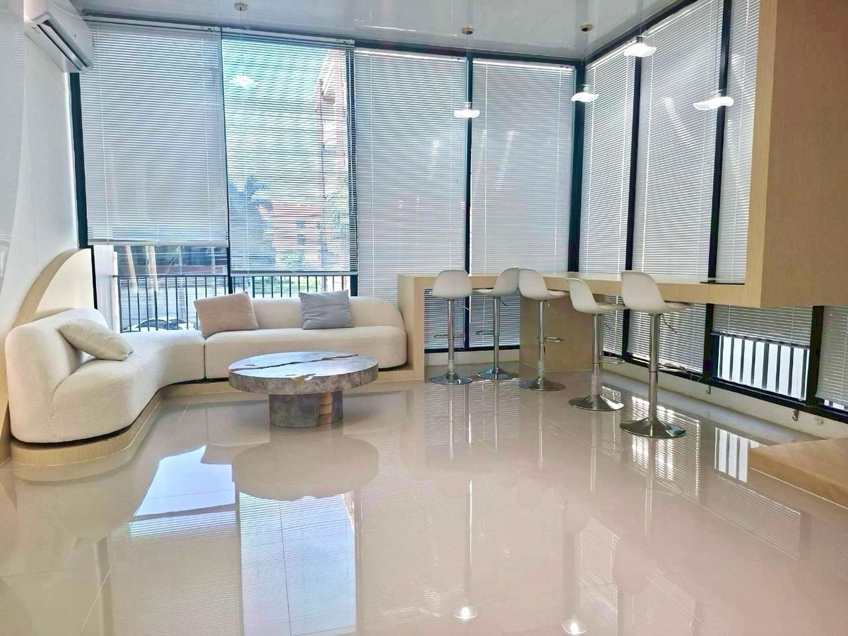 ให้เช่าโฮมออฟฟิศรัชดา ห้วยขวาง : 😍😍😍 ด่วน พร้อมอยู่ โฮมออฟฟิศ 3.5ชั้น หลังใหญ่ ใจกลางเมือง✅✅✅