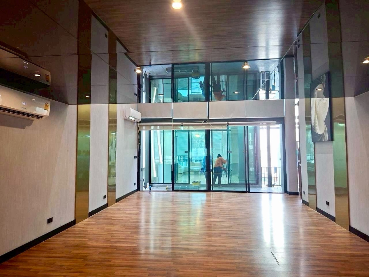 For RentHome OfficeRatchadapisek, Huaikwang, Suttisan : ❤️‍🔥 Urgent, ready to stay at a 3.5 home office in the center of the city ❤️‍🔥❤️‍🔥