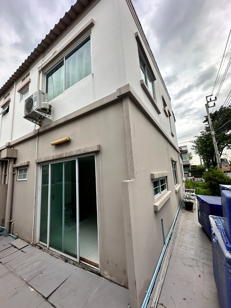 ขายทาวน์โฮมมีนบุรี-ร่มเกล้า : ขายทาวน์โฮม Indy ศรีนครินทร์ - ร่มเกล้า ทำเลดี พร้อมอยู่