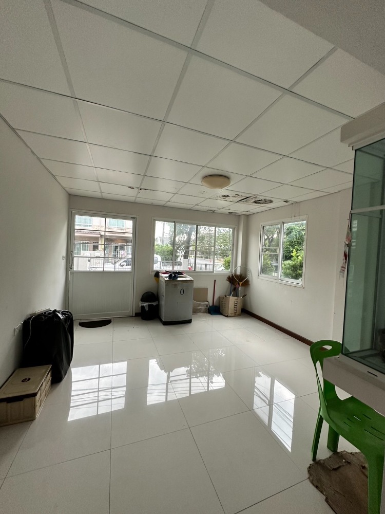 ขายทาวน์โฮมมีนบุรี-ร่มเกล้า : ขายทาวน์โฮม Indy ศรีนครินทร์ - ร่มเกล้า ทำเลดี พร้อมอยู่