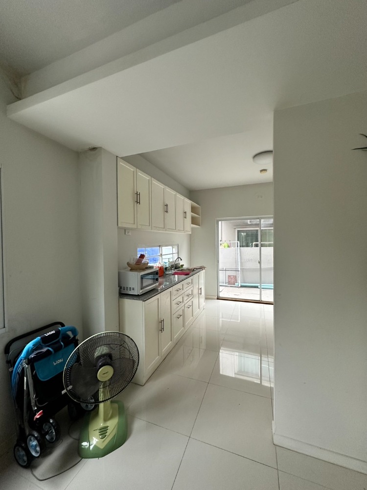 ขายทาวน์โฮมมีนบุรี-ร่มเกล้า : ขายทาวน์โฮม Indy ศรีนครินทร์ - ร่มเกล้า ทำเลดี พร้อมอยู่