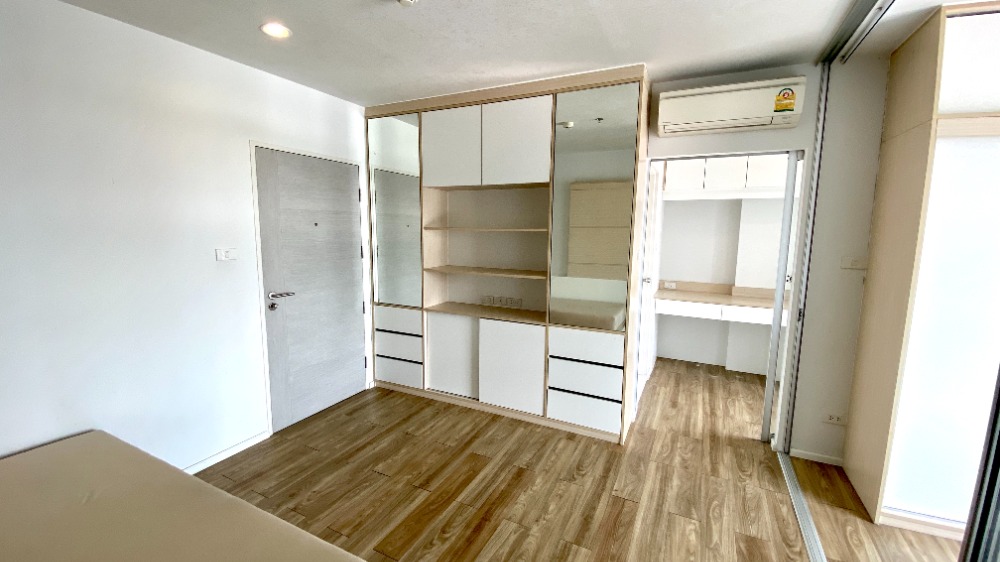 For SaleCondoRathburana, Suksawat : Sale: ISSI condo Suksawat, 2 bedrooms, the largest room in the building, 60.29 sq.m., 23rd floor, Chao Phraya River view