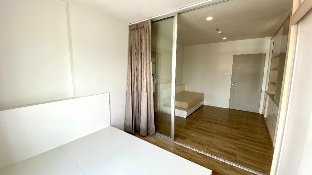 For SaleCondoRathburana, Suksawat : Sale: ISSI condo Suksawat, 2 bedrooms, the largest room in the building, 60.29 sq.m., 23rd floor, Chao Phraya River view