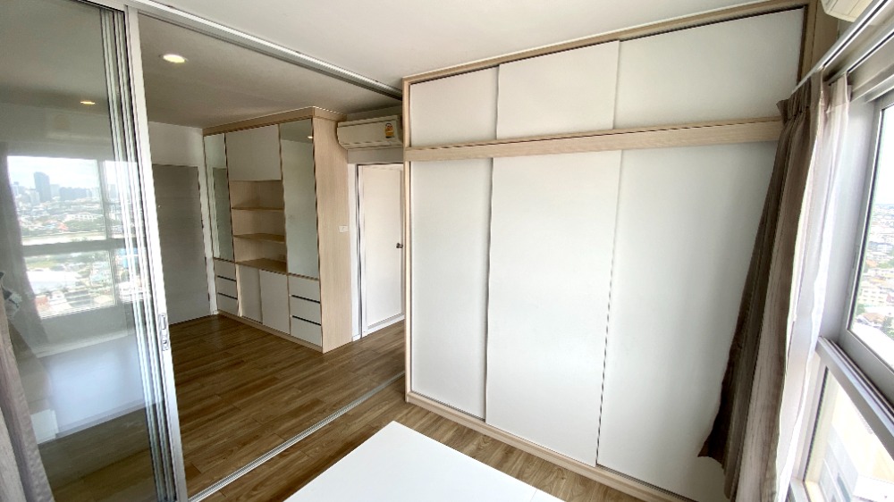 For SaleCondoRathburana, Suksawat : Sale: ISSI condo Suksawat, 2 bedrooms, the largest room in the building, 60.29 sq.m., 23rd floor, Chao Phraya River view