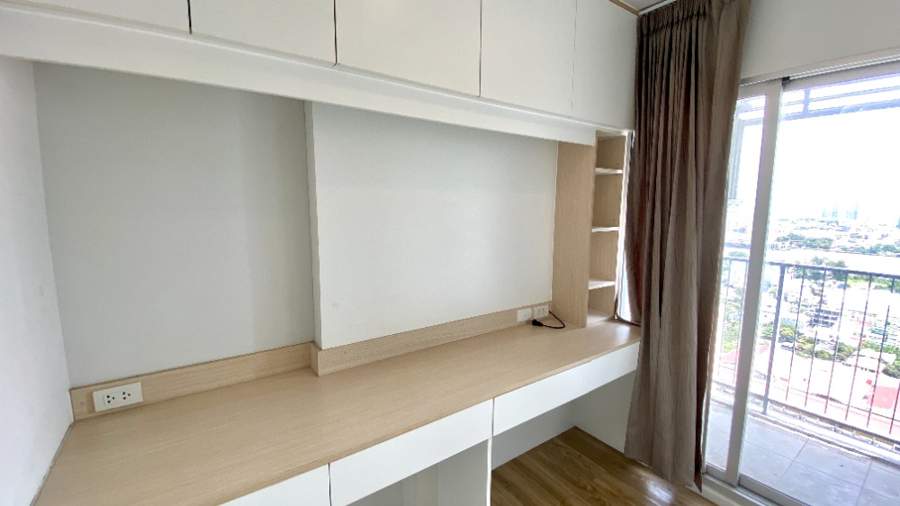 For SaleCondoRathburana, Suksawat : Sale: ISSI condo Suksawat, 2 bedrooms, the largest room in the building, 60.29 sq.m., 23rd floor, Chao Phraya River view