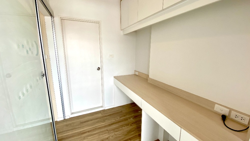 For SaleCondoRathburana, Suksawat : Sale: ISSI condo Suksawat, 2 bedrooms, the largest room in the building, 60.29 sq.m., 23rd floor, Chao Phraya River view