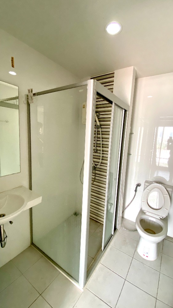 For SaleCondoRathburana, Suksawat : Sale: ISSI condo Suksawat, 2 bedrooms, the largest room in the building, 60.29 sq.m., 23rd floor, Chao Phraya River view