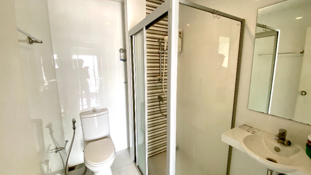 For SaleCondoRathburana, Suksawat : Sale: ISSI condo Suksawat, 2 bedrooms, the largest room in the building, 60.29 sq.m., 23rd floor, Chao Phraya River view