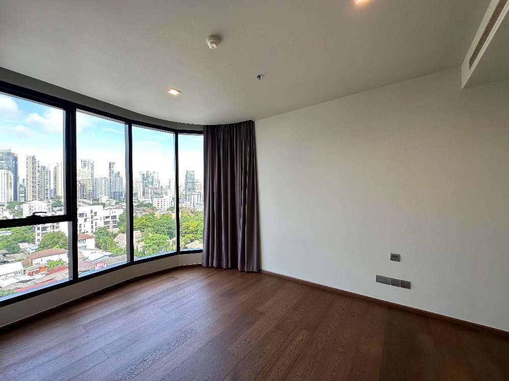 For SaleCondoSukhumvit, Asoke, Thonglor : One Bed Curve Window, only 1 room per floor, LAST UNIT, last chance, risk = 0, scoop it up quickly.