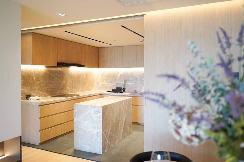 ให้เช่าคอนโดปิ่นเกล้า จรัญสนิทวงศ์ : Bangkok River Marina 2 Bed Large Unit 95,000