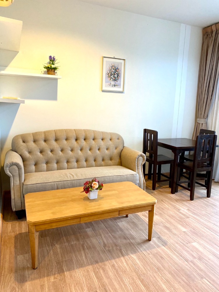 For RentCondoRatchathewi,Phayathai : Villa Rachatewi Studio, North-facing room, high floor, 18,000