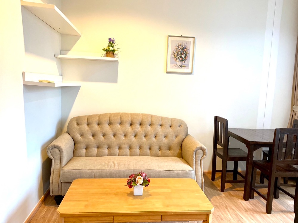 For RentCondoRatchathewi,Phayathai : Villa Rachatewi Studio, North-facing room, high floor, 18,000