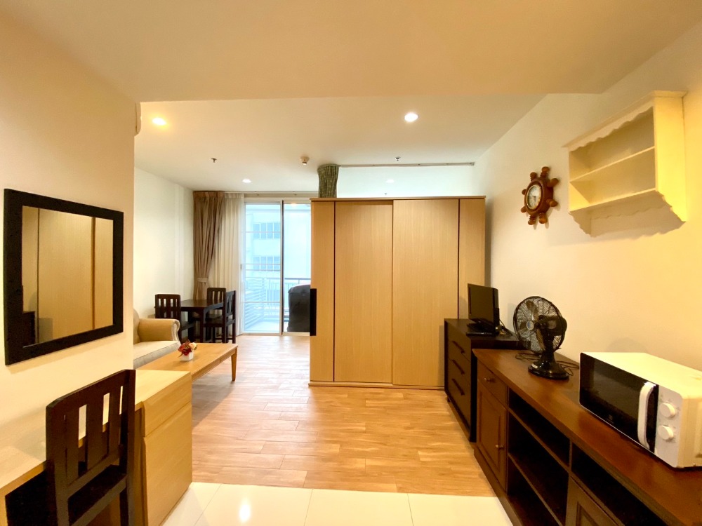 For RentCondoRatchathewi,Phayathai : Villa Rachatewi Studio, North-facing room, high floor, 18,000