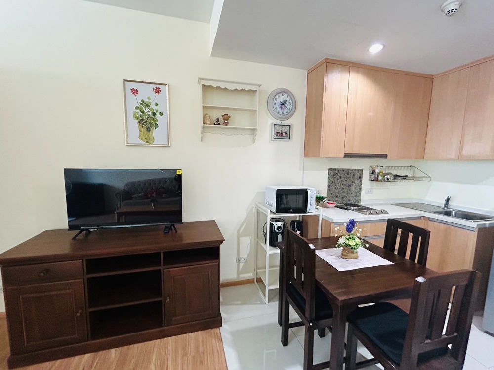 For RentCondoRatchathewi,Phayathai : Villa Rachatewi Studio, North-facing room, high floor, 18,000