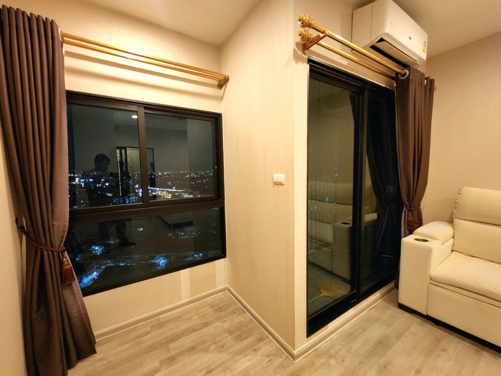 For RentCondoNonthaburi, Bang Yai, Bangbuathong : Status as shown in the cover photo **Vacant room (renovated room, very new condition, want you to come and see)** Plum Condo Central Station Phase 1, price 6,500, east side, SN490.69