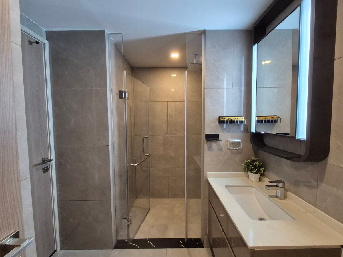 ให้เช่าคอนโดพระราม 9 เพชรบุรีตัดใหม่ RCA : 🔥ให้เช่าด่วน🔥1 ห้องนอน พร้อมเข้าอยู่วันนี้ ขนาด 41 ตรม. 30,000 บาท ติดต่อ 093-8417679🌻