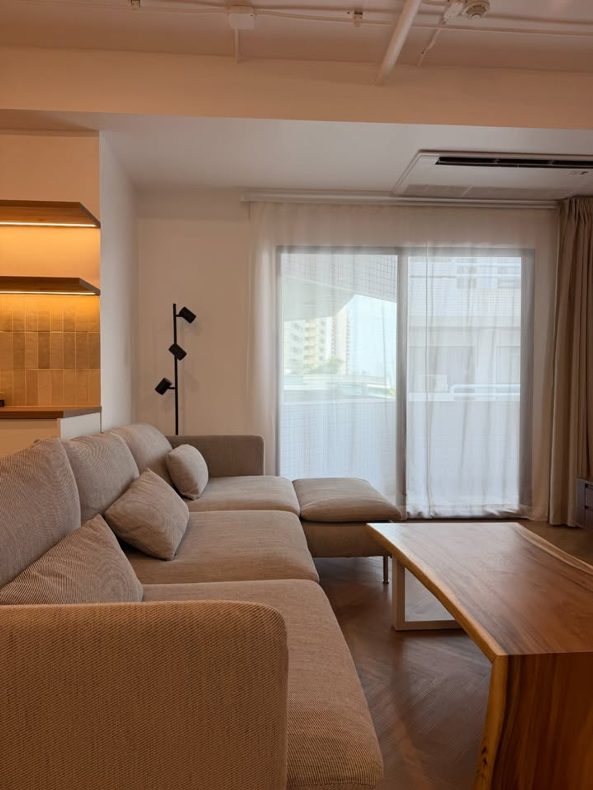 For RentCondoSukhumvit, Asoke, Thonglor : Richmond Palace Sukhumvit 43/47 – Huge 143 sqm. Newly Renovated Loft Style
