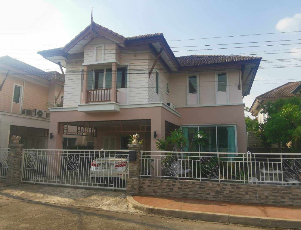 ให้เช่าบ้านเลียบทางด่วนรามอินทรา : บ้านเดี่ยว2 ชั้น หมู่บ้านปริญญดา ฉลองรัช เลียบทางด่วนเอกมัย-รามอินทรา รีโนเวทห้องน้ำใหม่ สีภายในใหม่