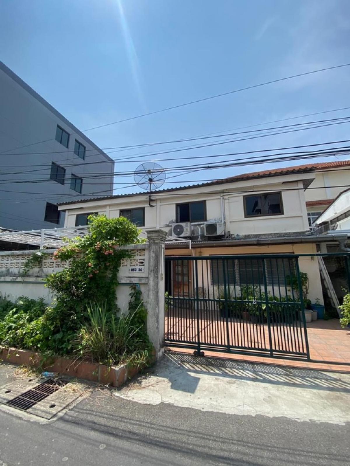 ขายบ้านสุขุมวิท อโศก ทองหล่อ : 🎉ขายบ้านเดี่ยว 2 ชั้น ถ.สุขุมวิท71 5 ห้องนอน 6 ห้องน้ำ  65 ตารางวา พร้อมเฟอร์นิเจอร์ไม้สัก ใกล้ BTS พระโขนง