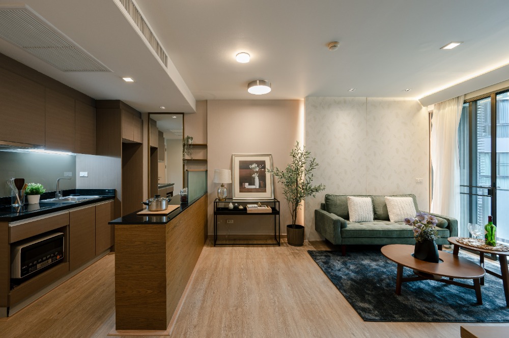 ขายคอนโดสุขุมวิท อโศก ทองหล่อ : ขายคอนโด Issara Sukhumvit 42 (2Bedroom) 78.28 ตร.ม.ใกล้ ฺBTS เอกมัย ตกแต่งใหม่ 8.5 ล้าน! ติดต่อโบ 081-2450908