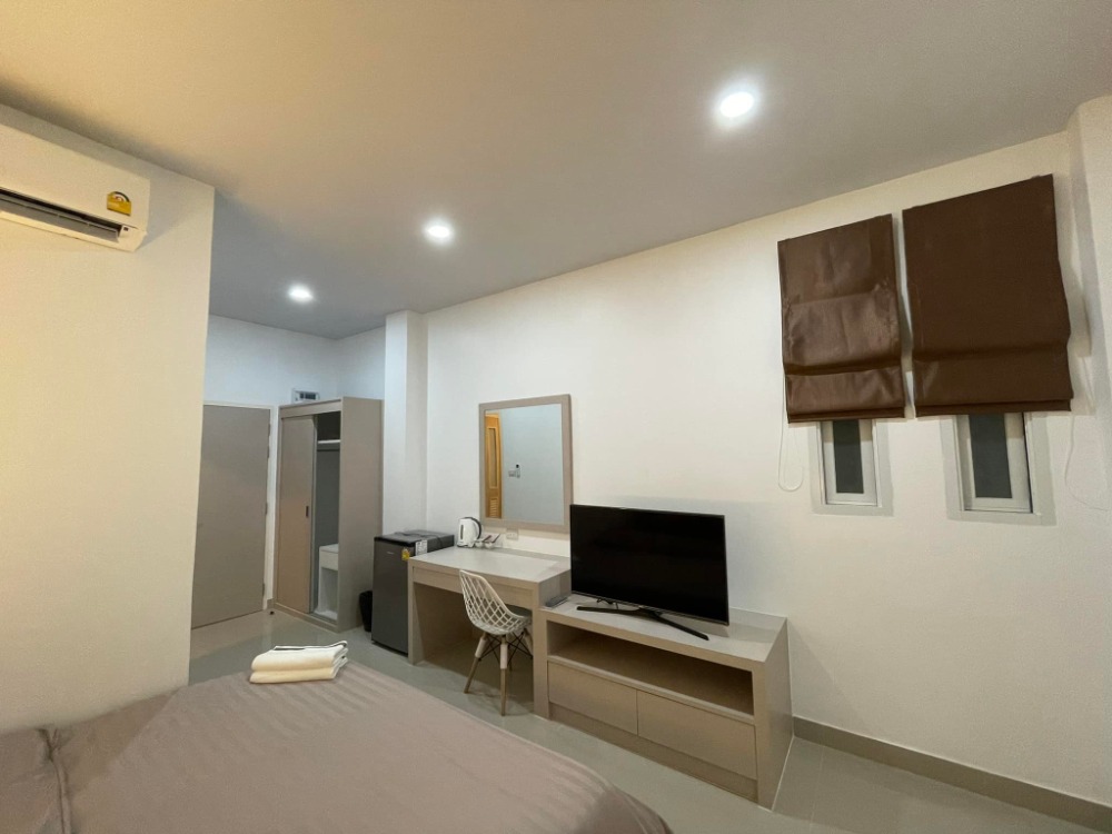 ให้เช่าปิ่นเกล้า จรัญสนิทวงศ์ : Line: @zimple_asset  ห้องพักรายวันหลังโรงพยาบาลยันฮี สะดวก สะอาด ปลอดภัย ห้องใหญ่ พร้อมสิ่งอำนวยความสะดวกครบครัน เดินทางสะดวก ไม่ไกลจากMRTบางอ้อ