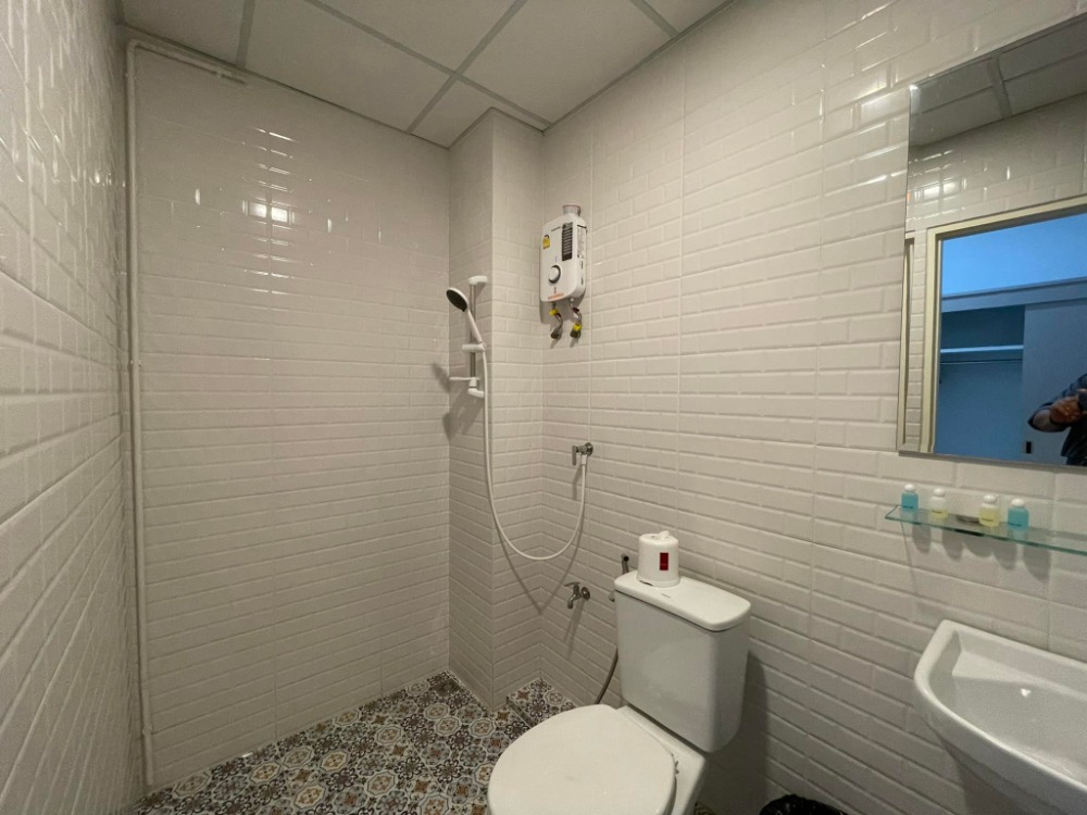 ให้เช่าปิ่นเกล้า จรัญสนิทวงศ์ : Line: @zimple_asset  ห้องพักรายวันหลังโรงพยาบาลยันฮี สะดวก สะอาด ปลอดภัย ห้องใหญ่ พร้อมสิ่งอำนวยความสะดวกครบครัน เดินทางสะดวก ไม่ไกลจากMRTบางอ้อ