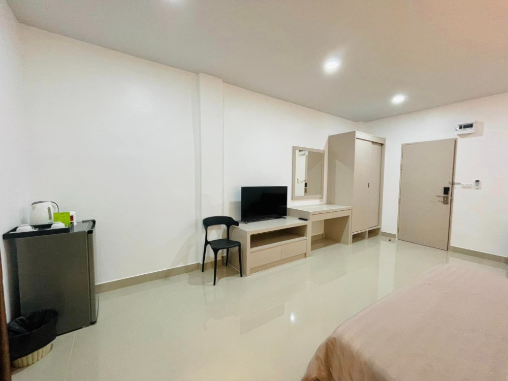 ให้เช่าปิ่นเกล้า จรัญสนิทวงศ์ : Line: @zimple_asset  ห้องพักรายวันหลังโรงพยาบาลยันฮี สะดวก สะอาด ปลอดภัย ห้องใหญ่ พร้อมสิ่งอำนวยความสะดวกครบครัน เดินทางสะดวก ไม่ไกลจากMRTบางอ้อ