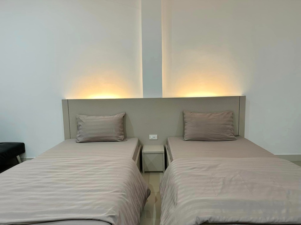 ให้เช่าปิ่นเกล้า จรัญสนิทวงศ์ : Line: @zimple_asset  ห้องพักรายวันหลังโรงพยาบาลยันฮี สะดวก สะอาด ปลอดภัย ห้องใหญ่ พร้อมสิ่งอำนวยความสะดวกครบครัน เดินทางสะดวก ไม่ไกลจากMRTบางอ้อ