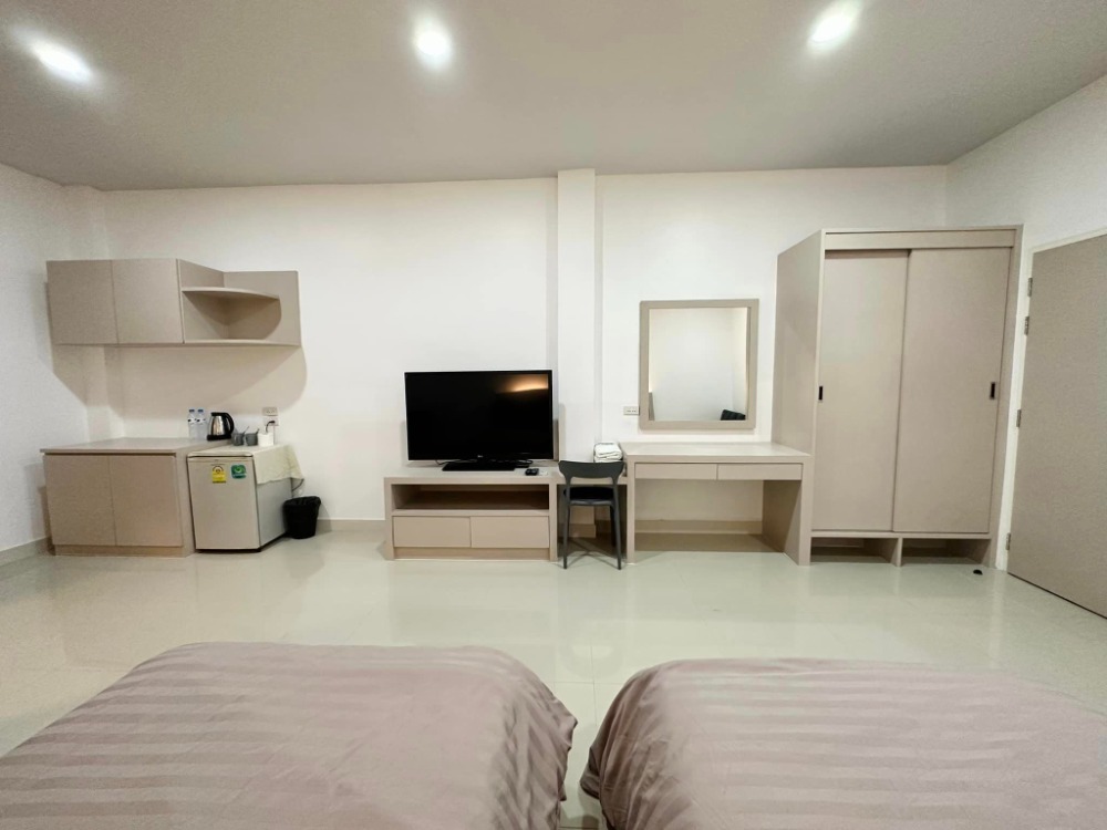 ให้เช่าปิ่นเกล้า จรัญสนิทวงศ์ : Line: @zimple_asset  ห้องพักรายวันหลังโรงพยาบาลยันฮี สะดวก สะอาด ปลอดภัย ห้องใหญ่ พร้อมสิ่งอำนวยความสะดวกครบครัน เดินทางสะดวก ไม่ไกลจากMRTบางอ้อ