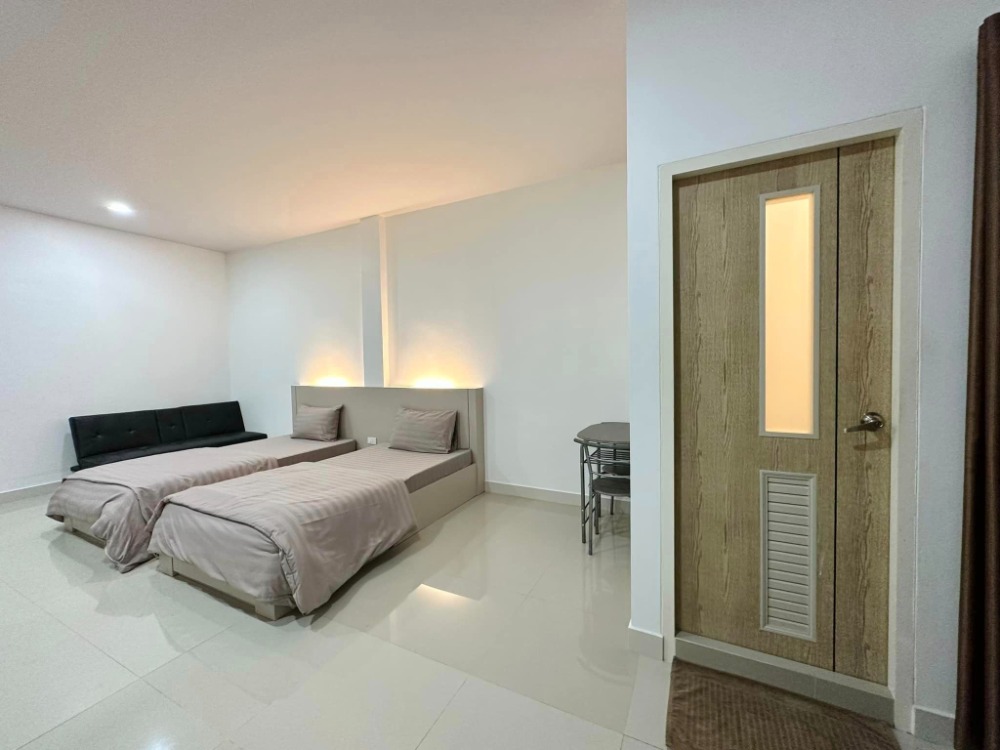 ให้เช่าปิ่นเกล้า จรัญสนิทวงศ์ : Line: @zimple_asset  ห้องพักรายวันหลังโรงพยาบาลยันฮี สะดวก สะอาด ปลอดภัย ห้องใหญ่ พร้อมสิ่งอำนวยความสะดวกครบครัน เดินทางสะดวก ไม่ไกลจากMRTบางอ้อ