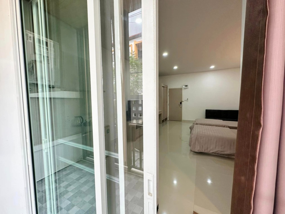 ให้เช่าปิ่นเกล้า จรัญสนิทวงศ์ : Line: @zimple_asset  ห้องพักรายวันหลังโรงพยาบาลยันฮี สะดวก สะอาด ปลอดภัย ห้องใหญ่ พร้อมสิ่งอำนวยความสะดวกครบครัน เดินทางสะดวก ไม่ไกลจากMRTบางอ้อ