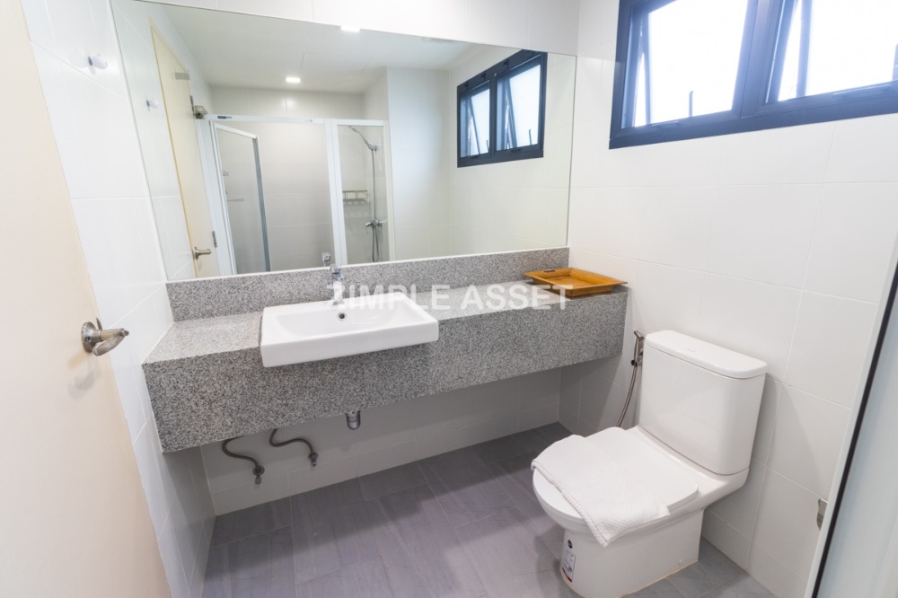 For RentOnnut, Udomsuk : Line: @zimple_asset Fully-furnished apartments in Sukhumvit 81, well-decorated rooms with convenient access, just 200 m. from BTS On Nut.