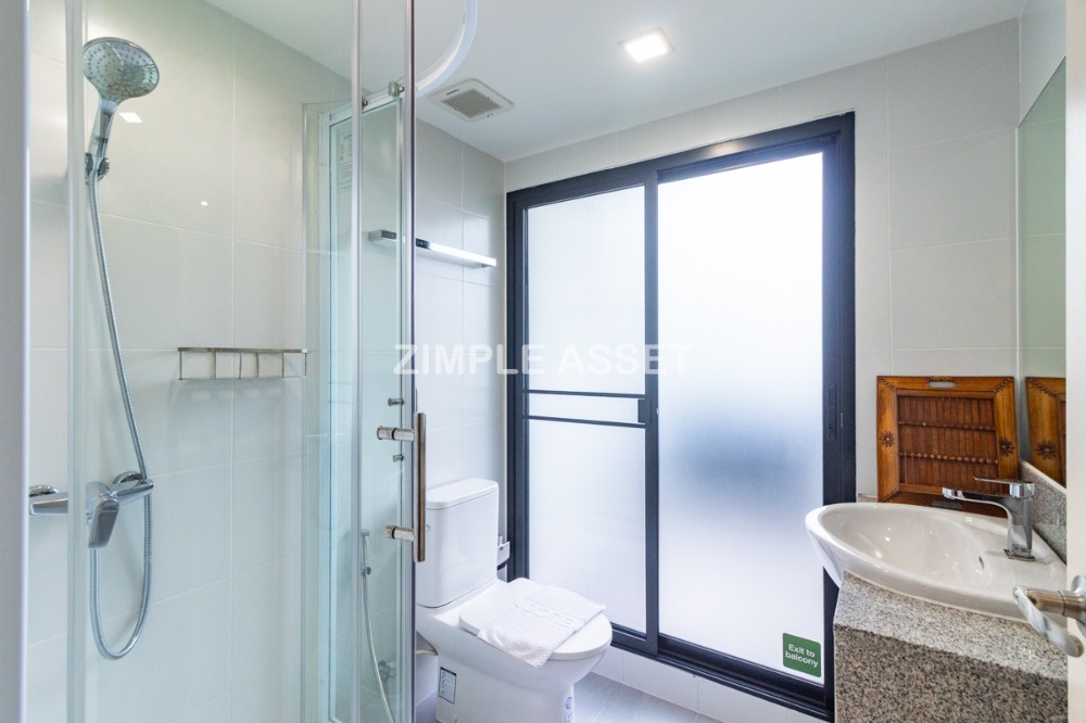 For RentOnnut, Udomsuk : Line: @zimple_asset Fully-furnished apartments in Sukhumvit 81, well-decorated rooms with convenient access, just 200 m. from BTS On Nut.