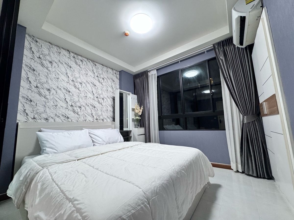 For RentCondoBang kae, Phetkasem : #Jcondo Sathorn-Kanlapaphruek Owner released by himself. Owner Post Update 22/2/2025, 9th floor, Building B, Southeast Pool View Owner let go Have a washing machine (Installed) Digital Door Lock