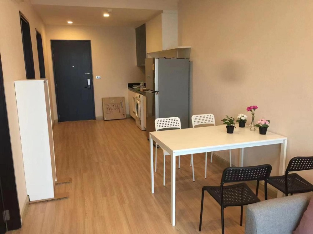For RentCondoOnnut, Udomsuk : ★ Sky Walk Residence ★ 60 sq m., 18th floor (2 bedroom, 1 bathroom), ★ near BTS Phra Khanong ★ near Gateway Ekkamai, Tesco Lotus, Big C, Major Ekkamai ★ Many amenities ★ Complete electrical appliances